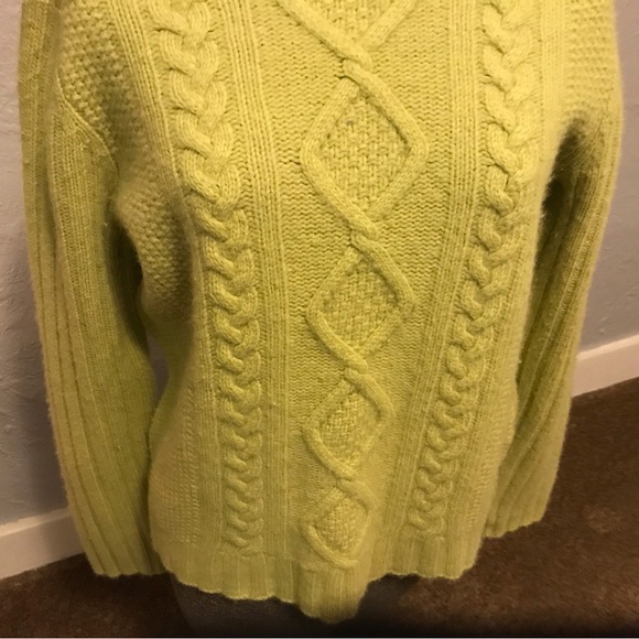 Banana Republic Wool and Angora Green turtleneck
Sweater - Picture 5 of 5